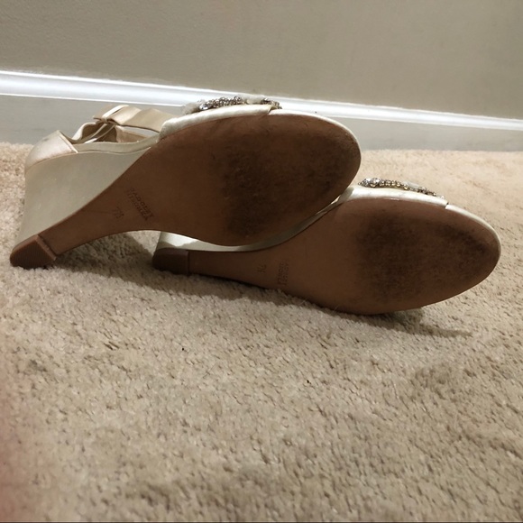 Barely worn Badgley Mischka Wedge - Picture 7 of 7
